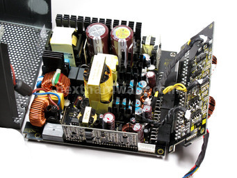 Corsair AX-850 4. Interno: componentistica & layout 3