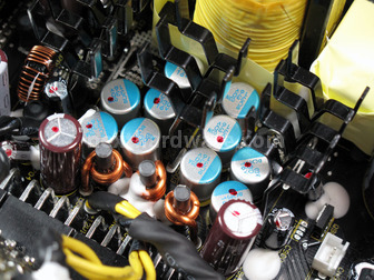 Corsair AX-850 4. Interno: componentistica & layout 15