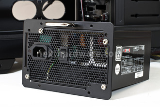 Zalman GS1200 : sobria eleganza 11. Montaggio componenti 2
