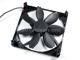 ThermalTake ToughPower Grand 1200W 5. Interno: dissipatori & ventole 4