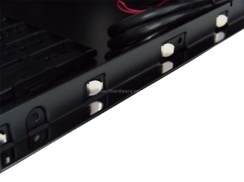 Antec Solo II 7. Apertura Pannelli Laterali e Superficie Fonoassorbente 2