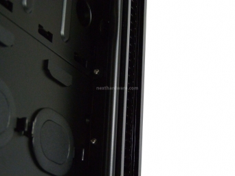 Antec Solo II 7. Apertura Pannelli Laterali e Superficie Fonoassorbente 1