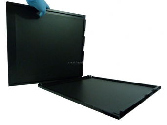 Antec Solo II 7. Apertura Pannelli Laterali e Superficie Fonoassorbente 3