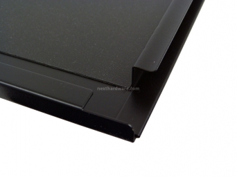 Antec Solo II 7. Apertura Pannelli Laterali e Superficie Fonoassorbente 4