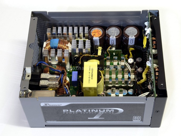 Seasonic Platinum 1000W 3. Interno: come è fatto 2