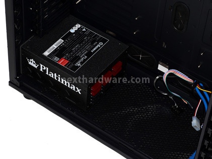 AeroCool Strike-X ST 7. Montaggio componenti 3