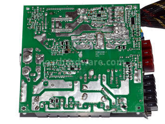 Enermax Revolution87+ 850W 4. Componentistica & layout - Parte prima 5