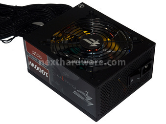OCZ Fatal1ty 1000W 2. Visto da vicino 4