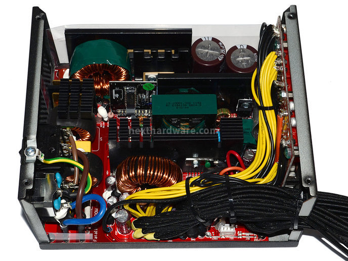 OCZ Fatal1ty 1000W 3. Interno: come è fatto 2