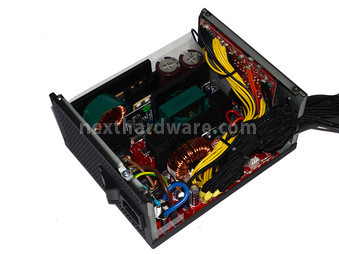 OCZ Fatal1ty 1000W 3. Interno: come è fatto 3