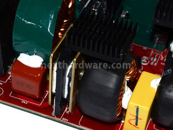 OCZ Fatal1ty 1000W 5. Componentistica & layout - Parte 2 3