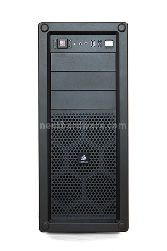 Corsair Vengeance C70 2. A closer look - Esterno - Prima parte 7