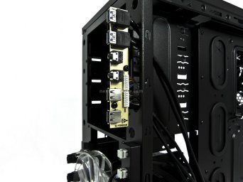 Thermaltake Level 10 GTS 6. Caratteristiche interne 9