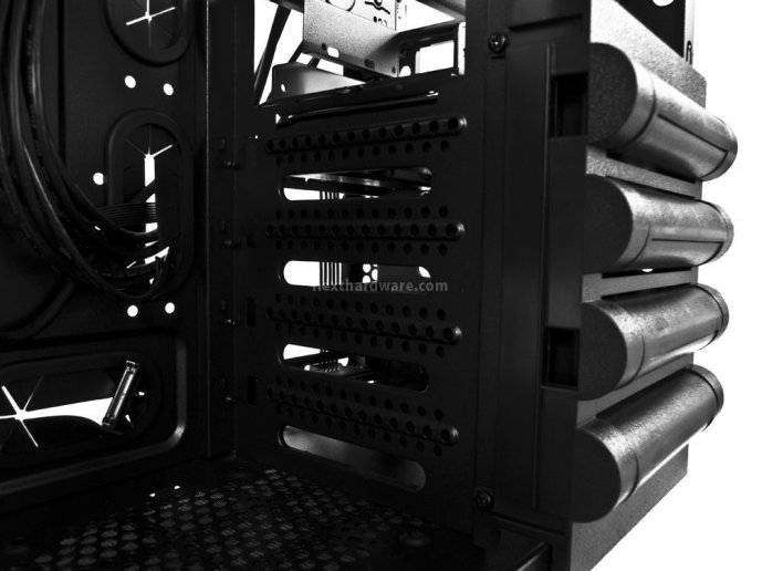 Thermaltake Level 10 GTS 6. Caratteristiche interne 7