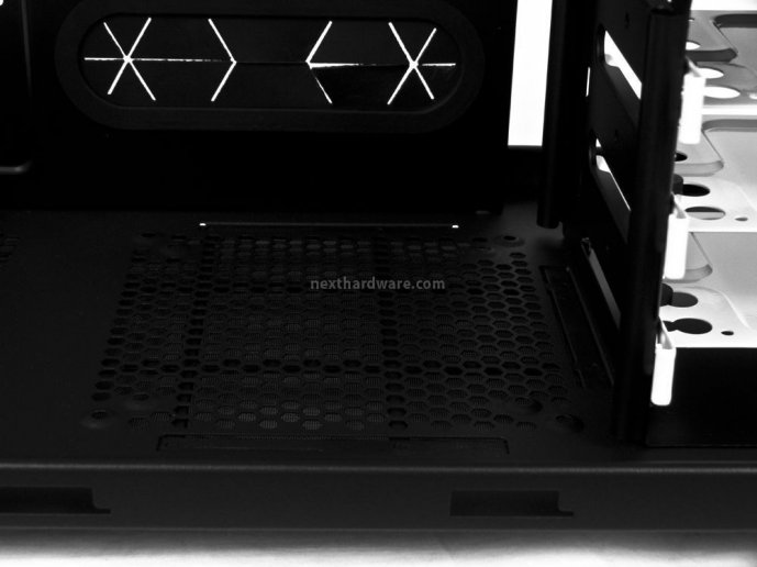 Fractal Design Define R4 Black Pearl 5. Caratteristiche interne 5