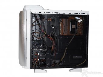 Thermaltake Armor Revo Gene Snow Edition 7. Montaggio componenti 7