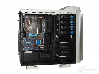 Thermaltake Armor Revo Gene Snow Edition 7. Montaggio componenti 4