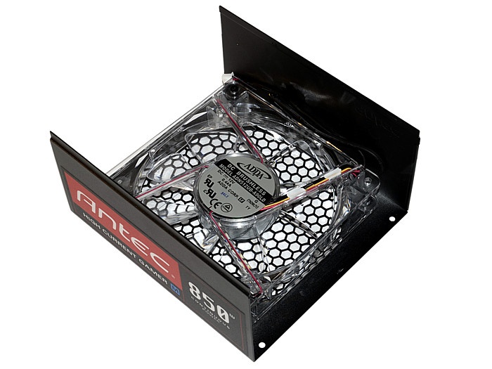 Antec HCG-850M 6. Interno: dissipatori & ventole 1