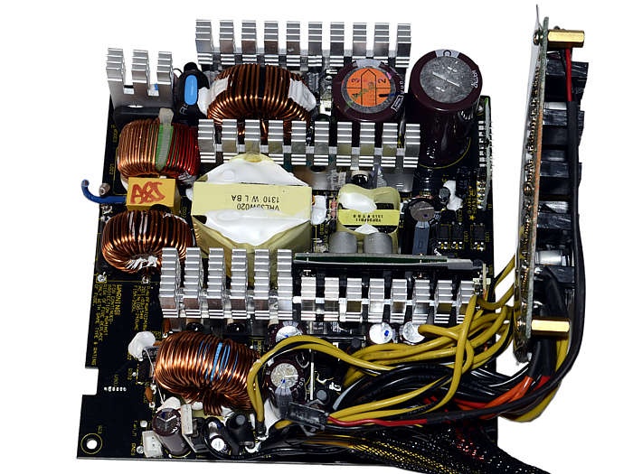 Antec HCG-850M 4. Componentistica & Layout - Parte 1 1