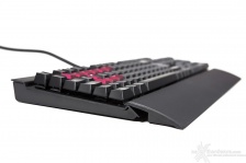 Corsair Vengeance K70 4. Poggiapolsi 8
