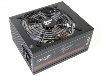 OCZ Fatal1ty 750W 2. Visto da vicino 1