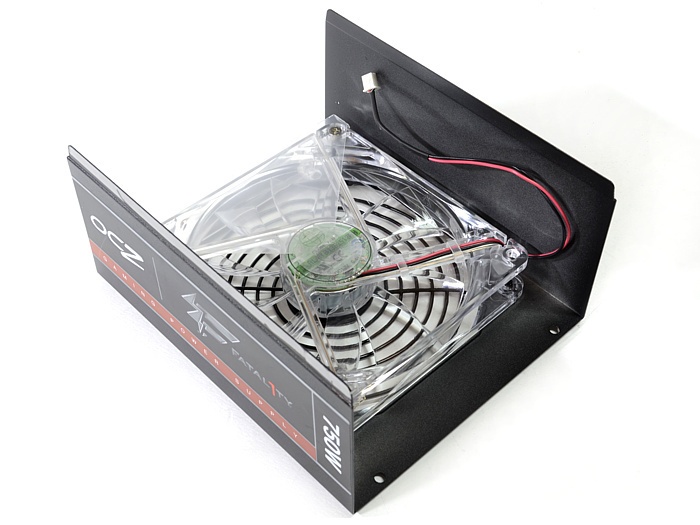 OCZ Fatal1ty 750W 6. Interno: dissipatori & ventola 1