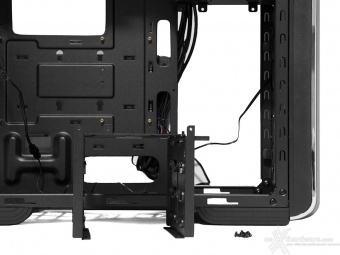 Cooler Master CM 690 III 6. Supporti unità di storage 7