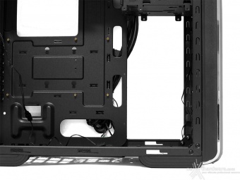 Cooler Master CM 690 III 6. Supporti unità di storage 8