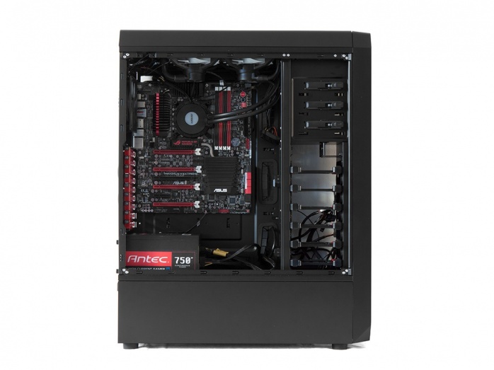 Antec Nineteen Hundred 8. Montaggio componenti 1