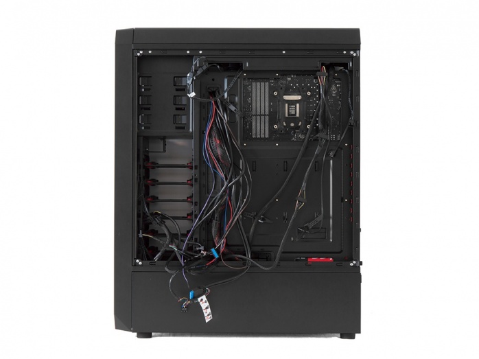 Antec Nineteen Hundred 8. Montaggio componenti 2