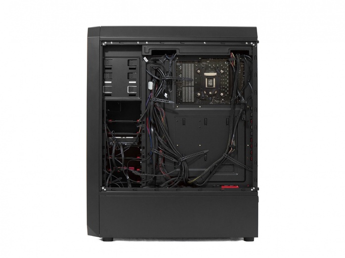 Antec Nineteen Hundred 8. Montaggio componenti 4