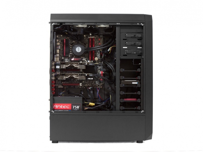 Antec Nineteen Hundred 8. Montaggio componenti 3