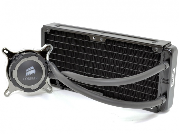 Comparativa AiO High End 6. Corsair H105 - Visto da vicino 1