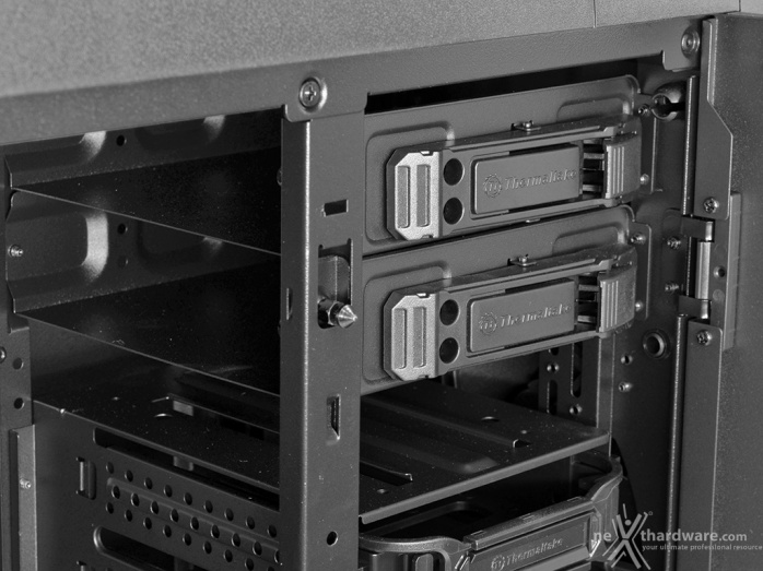 Thermaltake Urban T81 5. Interno 8