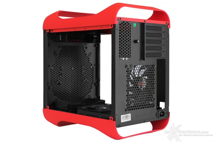 BitFenix Prodigy M Color 4. Interno 6