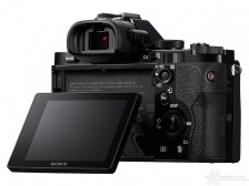 Sony annuncia ufficialmente la A7 e la A7R 5