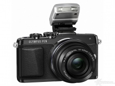 Olympus ha annunciato la PEN E-PL7 5