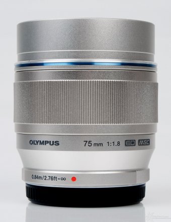 Olympus M.Zuiko Digital ED 75mm F1.8, prova sul campo 1. Presa di contatto e specifiche 2